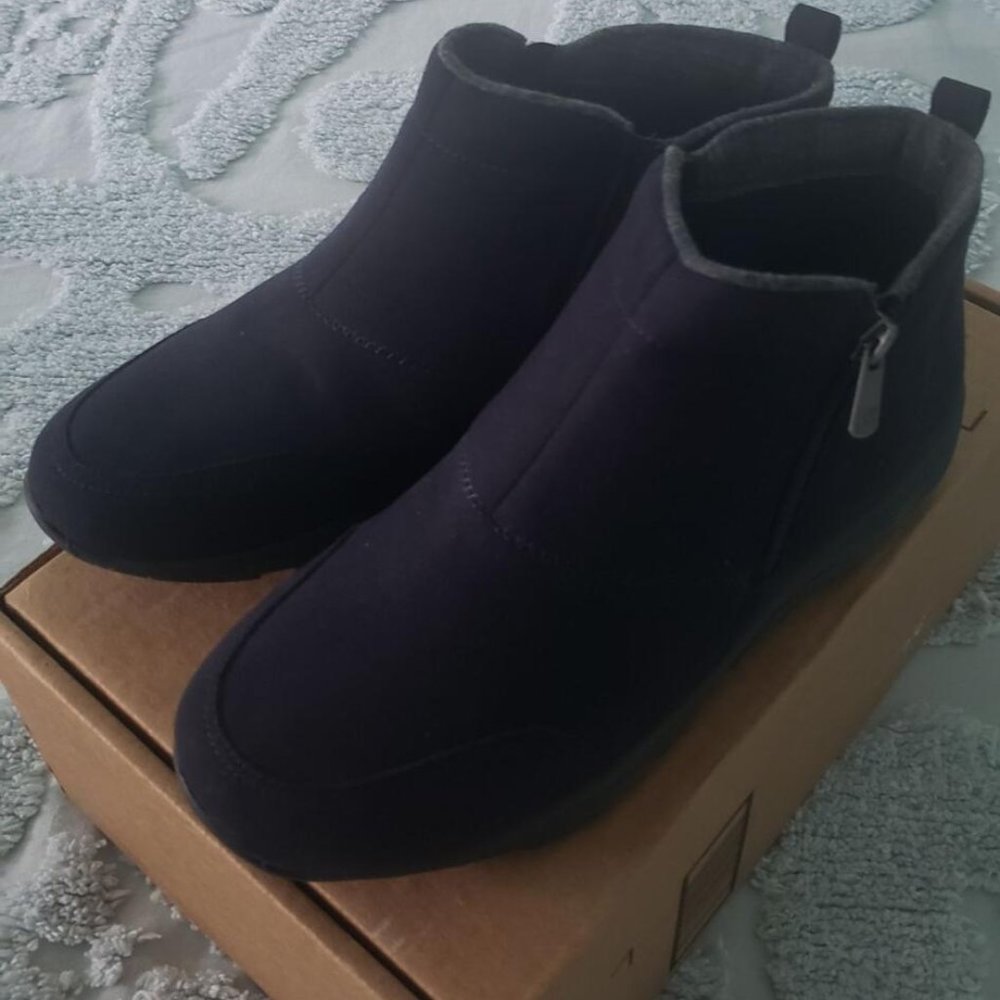 Easy Spirit Women's VEER8 Ankle Boot,Blue,10 Wide